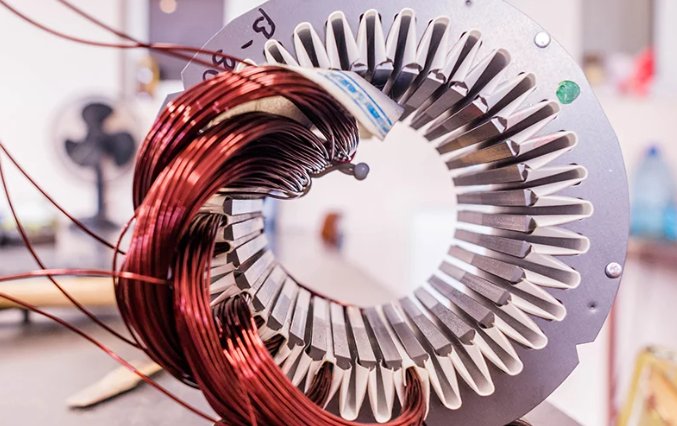 AC PM Servo Drive Amplifiers: Different Servo Motor Phase and Commutation Alignments